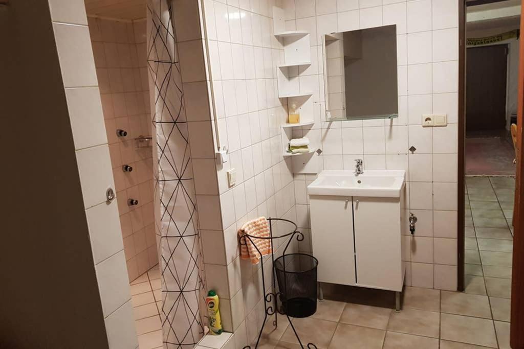 Ferienwohnung Und Monteurwohnung Mit Grosser Begehbarer Dusche Luenen Ngoại thất bức ảnh